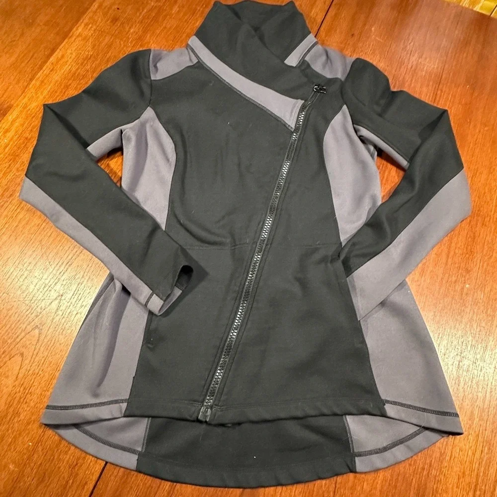 CAbi Jacket Womens Sz‎ M Dash Asymmetric Track Black Gray Pockets Full Zip